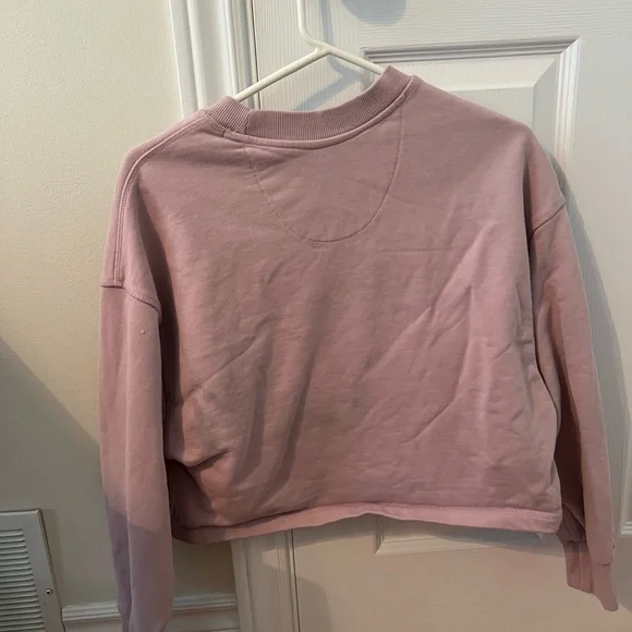New Balance Women's Mauve Cropped Sweatshirt Size Medium - Picture 2 of 3